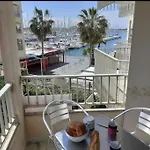 Le Port Dauphin : Vue Bateaux; Piscine; Cap D'agde 아파트 아그