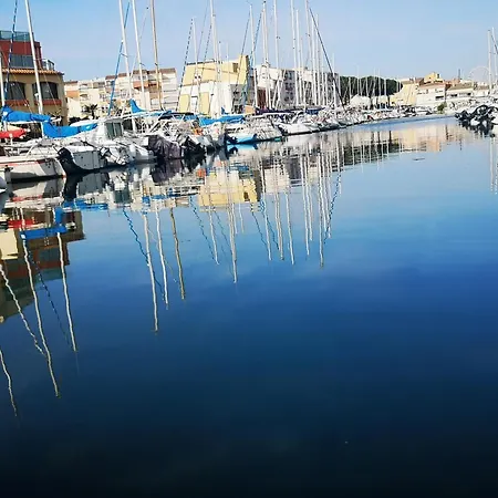 Le Port Dauphin : Vue Bateaux; Piscine; Cap D'agde 아파트 아그