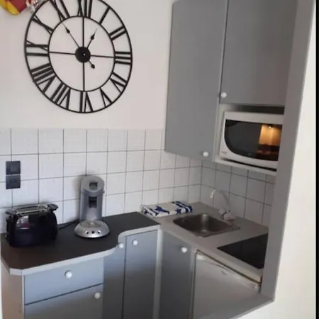 Le Port Dauphin : Vue Bateaux; Piscine; Cap D'agde Apartment *