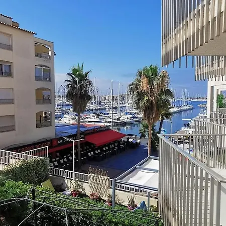 Le Port Dauphin : Vue Bateaux; Piscine; Cap D'agde *