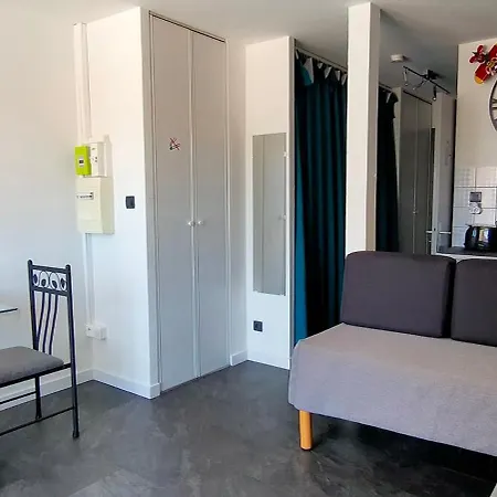 Le Port Dauphin : Vue Bateaux; Piscine; Cap D'agde Apartment Agde