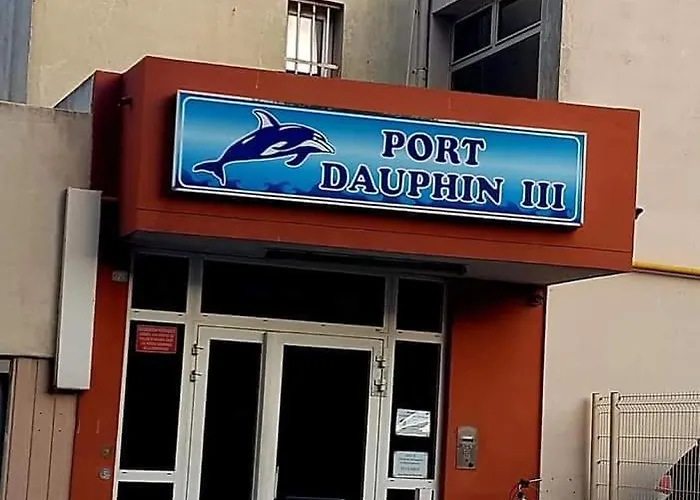 Le Port Dauphin : Vue Bateaux; Piscine; Cap D'agde *