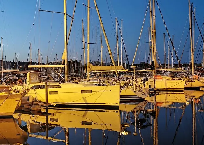 Le Port Dauphin : Vue Bateaux; Piscine; Cap D'agde Agde